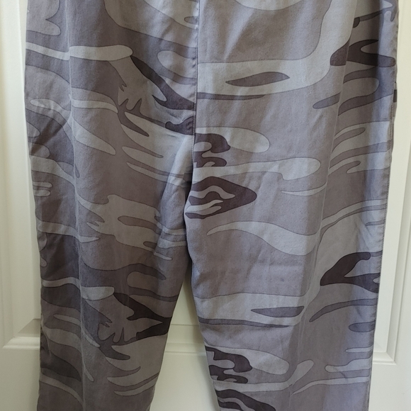 Thread & Supply Grey Camouflage Tencel Joggers ~ Size L - Picture 6 of 10